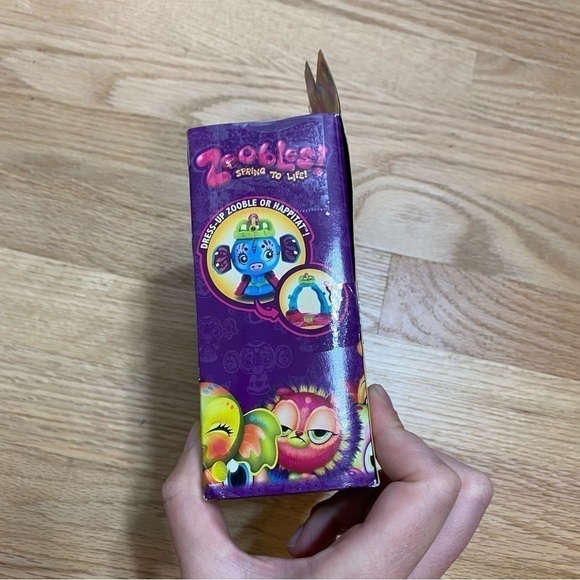 Zoobles Dressoobles #294 Tundrna Action Figure NEW Kids Toy - Picture 5 of 6